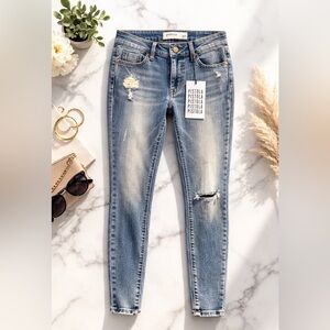 Pistola NWT Distressed Skinny Jeans Light Wash Mid Rise Size 27